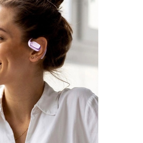 Smartech Gadgets Over-Ear Bluetooth Earbuds in Lavender. New - Picture 4 of 4